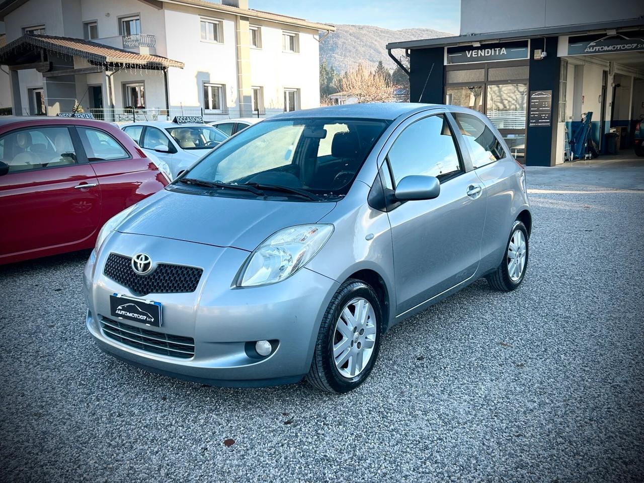 Toyota Yaris 1.3 3 porte Navi - UNIPROPRIETARIO