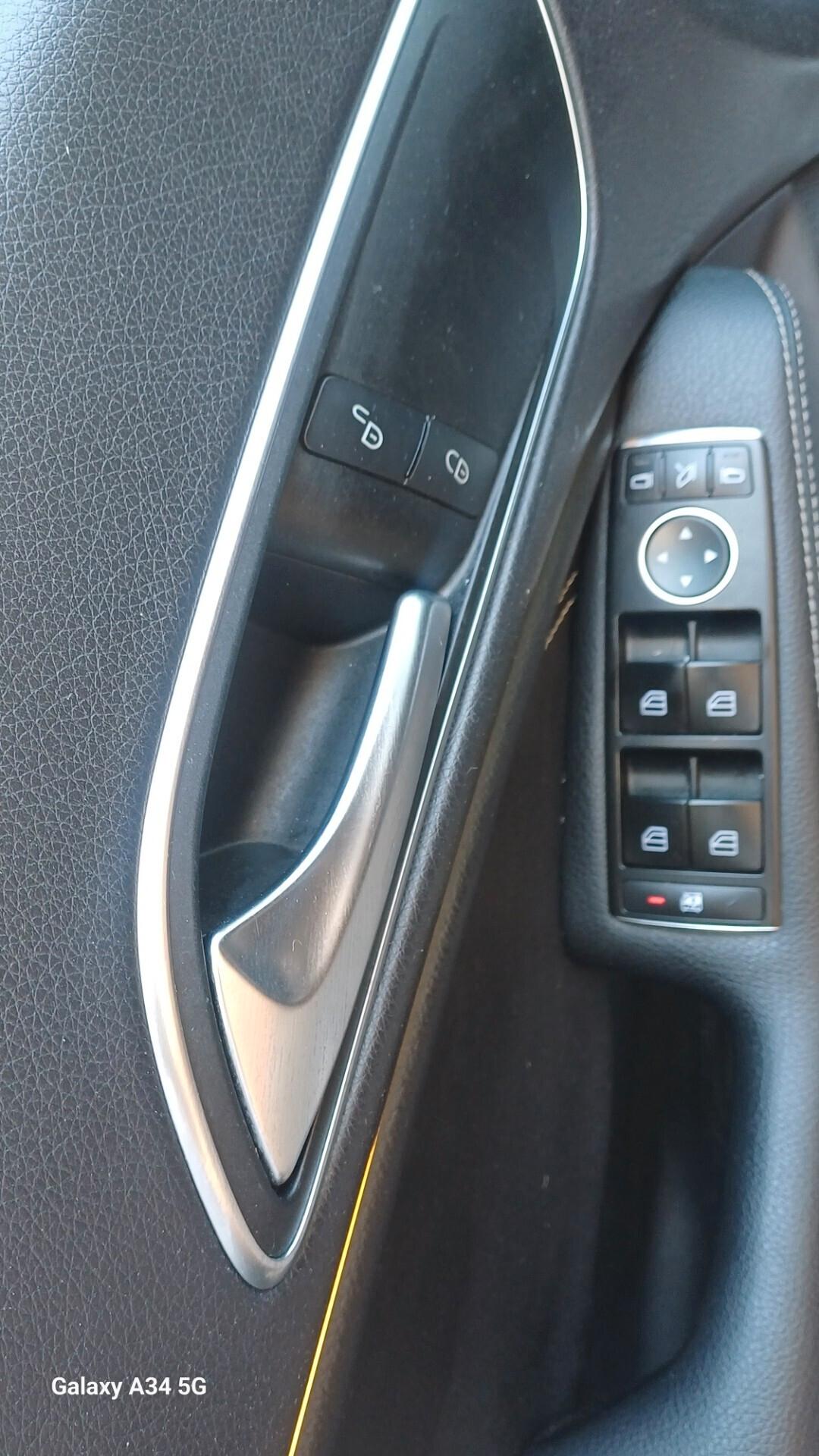 MERCEDES CLA 200 D SW AUTOMATIC PREMIUM DARK NIGHT