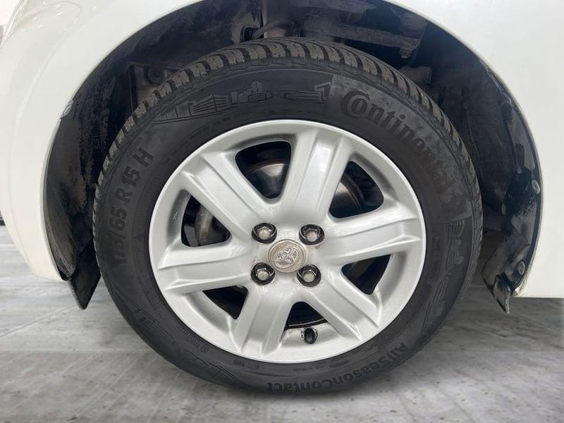 Toyota iQ iQ 1.0 Active (sol) cvt E5