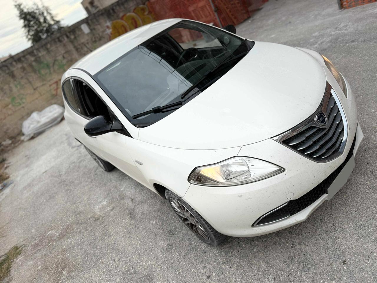 Lancia Ypsilon 0.9 TwinAir 85 CV 5 porte Metano Ecochic Gold