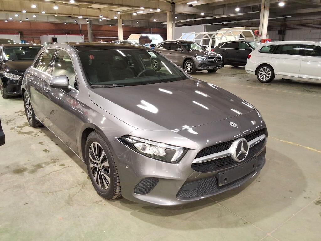 MERCEDES-BENZ A 180D 115CV 6M. BUSINESS SOLUTION ( FARI LED - TETTO PANORAMICO APR. - CRUISE - NAVI PREMIUM - PARK ASSIST )