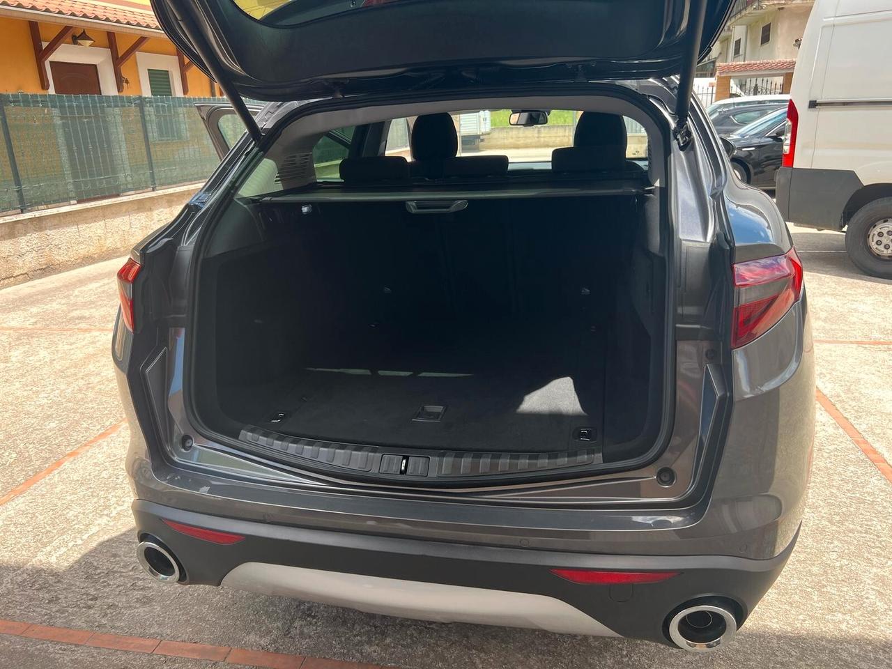 Alfa Romeo Stelvio 2.2 Turbodiesel 160 CV AT8 RWD Business
