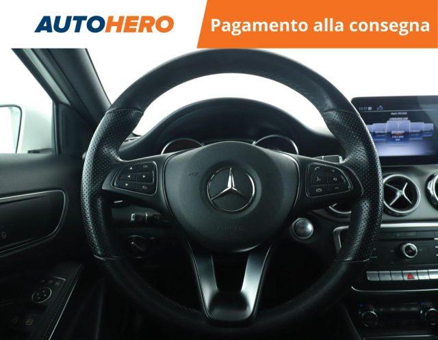 MERCEDES-BENZ GLA 200 Sport