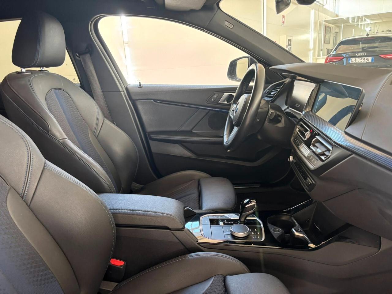 Bmw 118 118d 5p. Msport