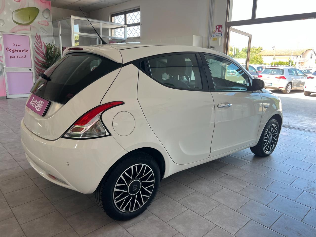 Lancia Ypsilon 1.2 69 CV 5 porte S&S Gold