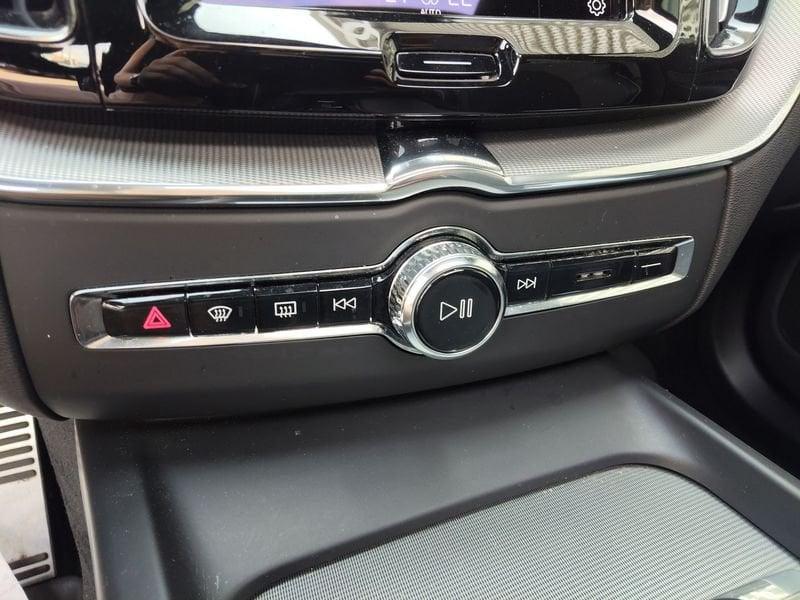 Volvo XC60 XC60 B4 Geartronic R-design