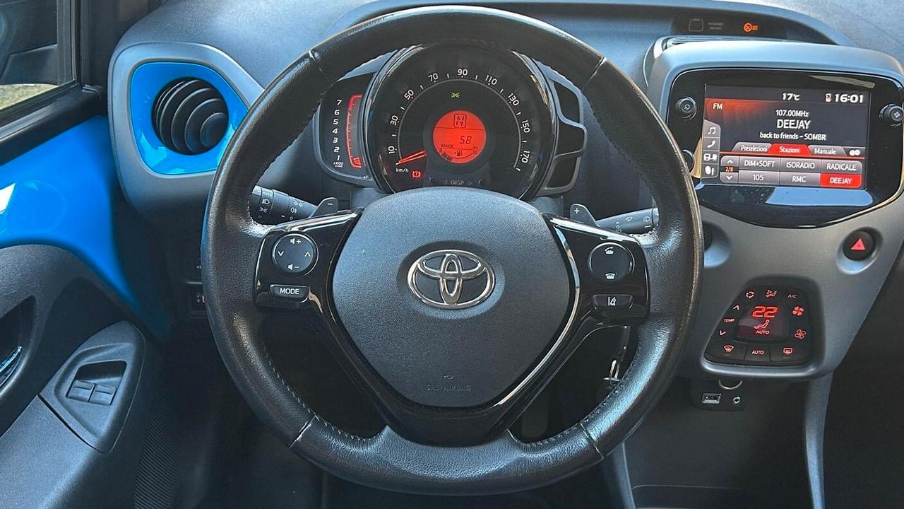 Toyota Aygo 1.0 VVT-i 72 CV 5 porte x-cool MMT