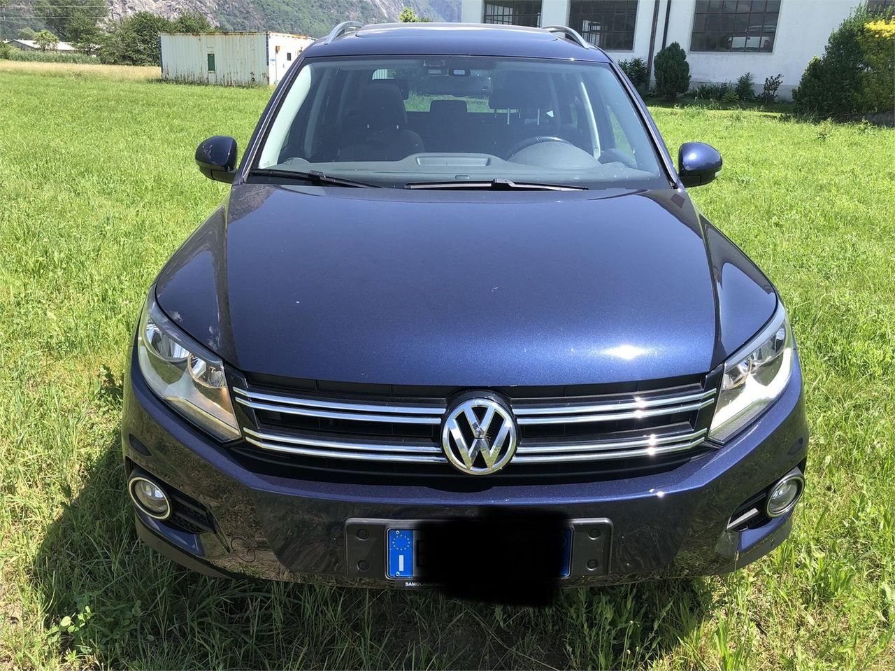 VOLKSWAGEN Tiguan