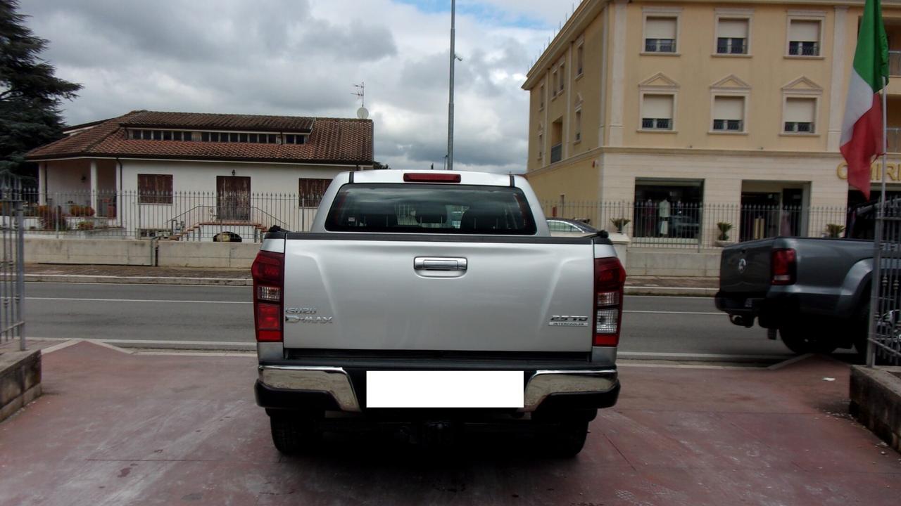 Isuzu D-Max 2.5 Space Cab Solar A/T 4WD