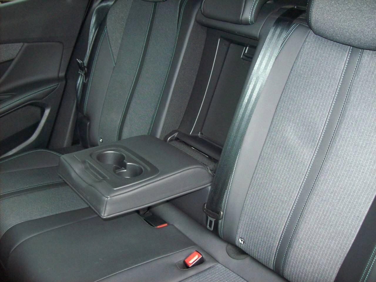 Peugeot 3008 1.5 BlueHDi 130CV S&S EAT8 Allure Pack