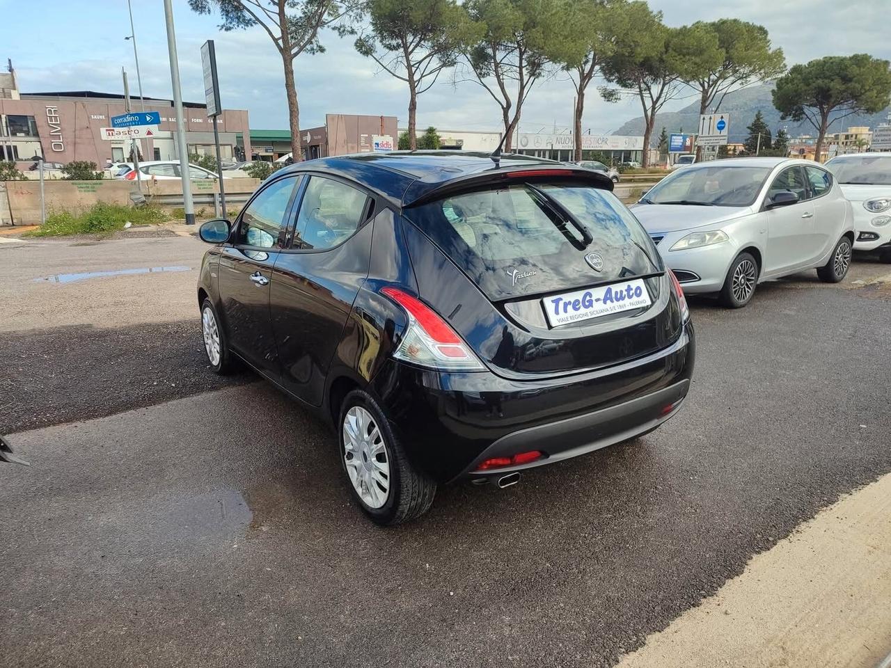 Lancia Ypsilon 1.2 69 CV 5 porte S&S Gold