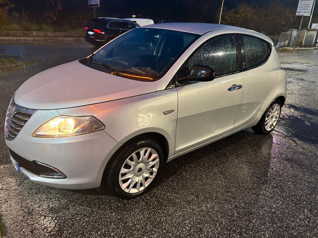 Lancia Ypsilon 1.2 69 CV 5 porte GPL Ecochic Platinum BELLISSIMA, BOMBOLA GAS NUOVA!!!!!