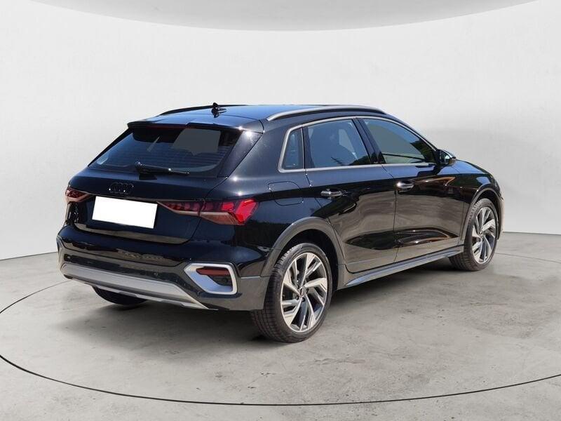 Audi A3 IV 2024 allstreet allstreet 1.5 tfsi mhev Identity Contrast 150cv