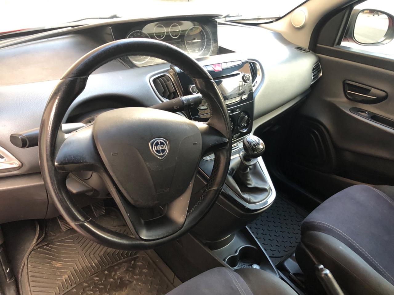 Lancia Ypsilon 0.9 TwinAir benzina/metano Ecochic