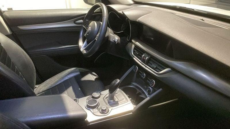 Alfa Romeo Stelvio Stelvio 2.2 Turbodiesel 180 CV AT8 RWD Executive