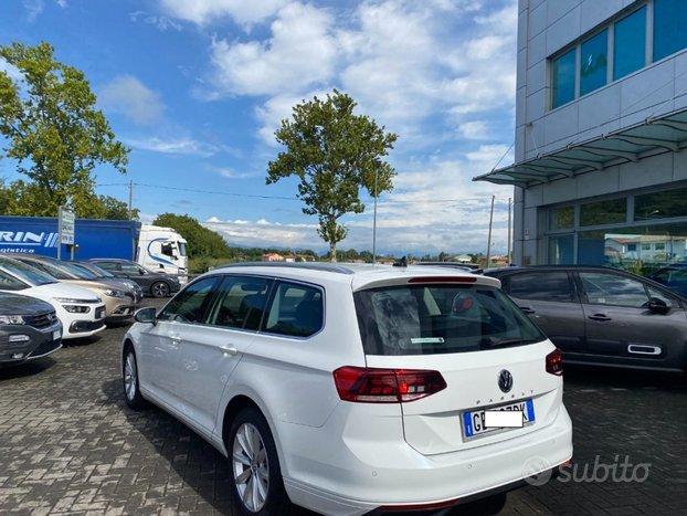 VOLKSWAGEN Passat Variant 1.6 TDI SCR DSG Busine