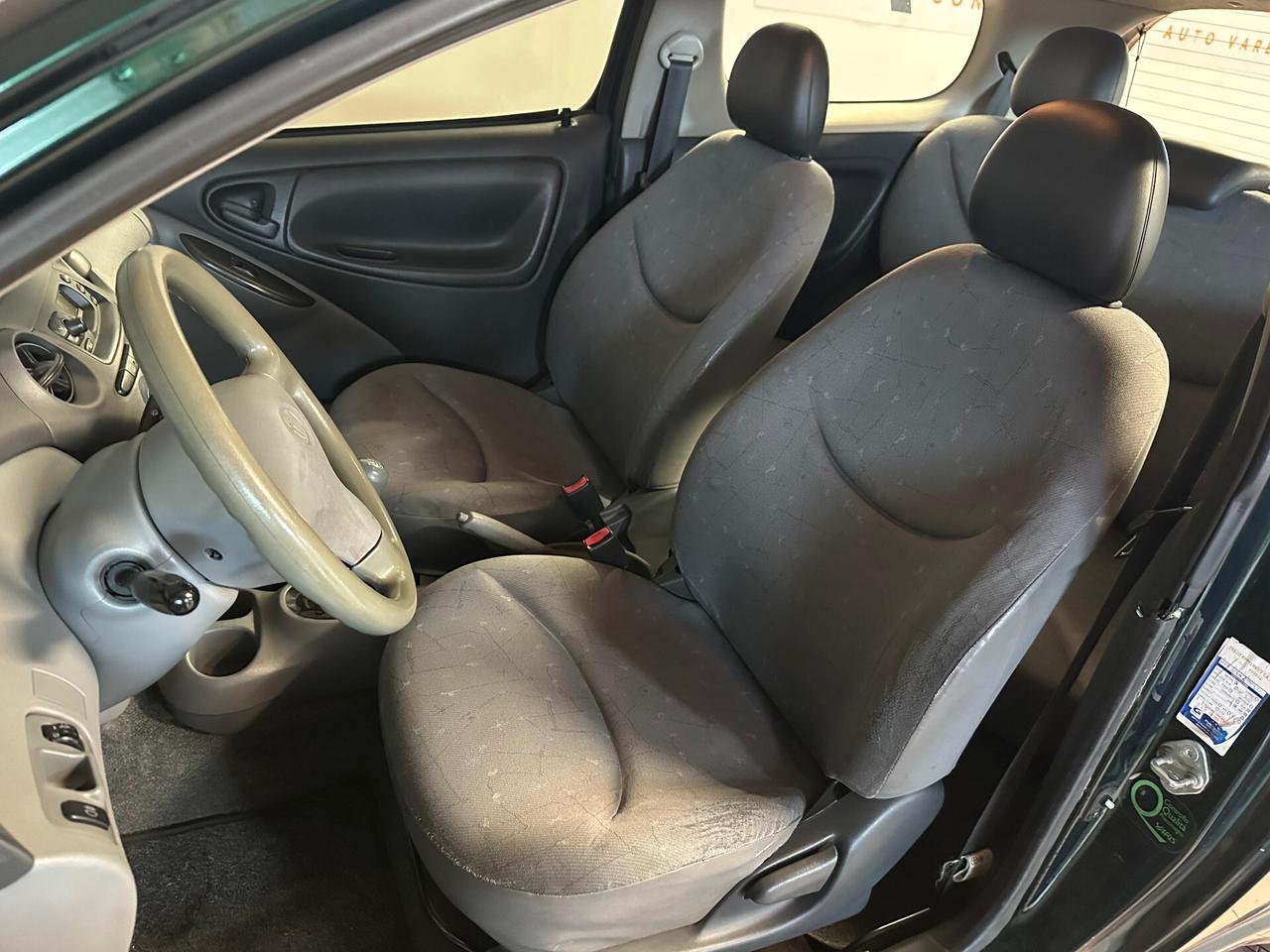 Toyota Yaris 1.0 BENZ NEOPATENTATI