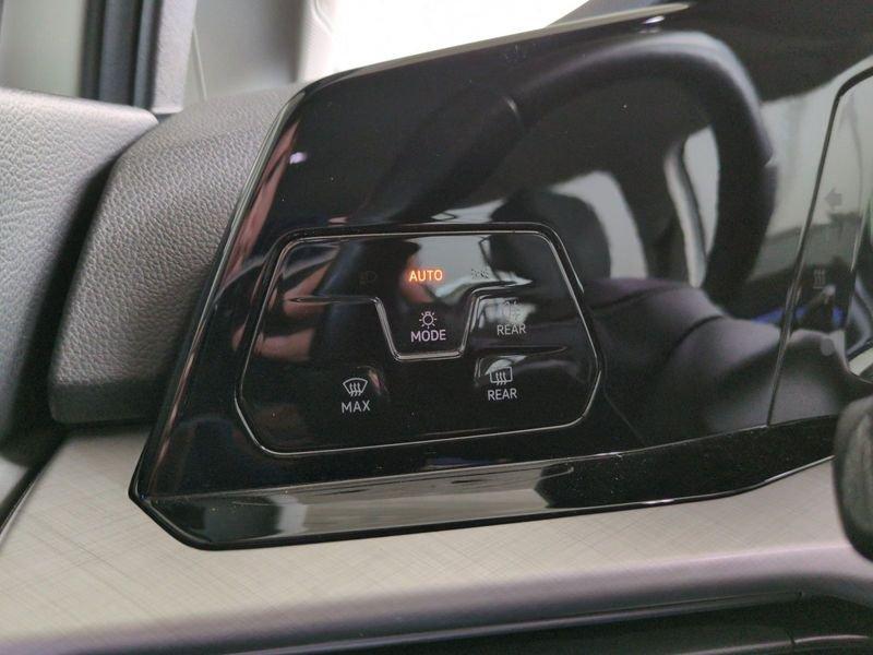 Volkswagen Golf 8 serie 2.0 TDI 115 CV SCR Life