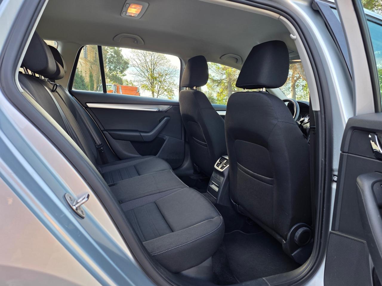 Skoda Octavia 1.6 TDI 115 CV DSG Wagon Executive