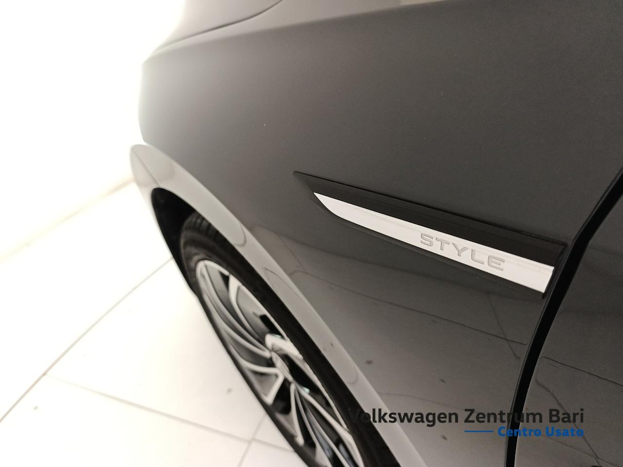 Volkswagen Golf variant 2.0 tdi style 150cv dsg