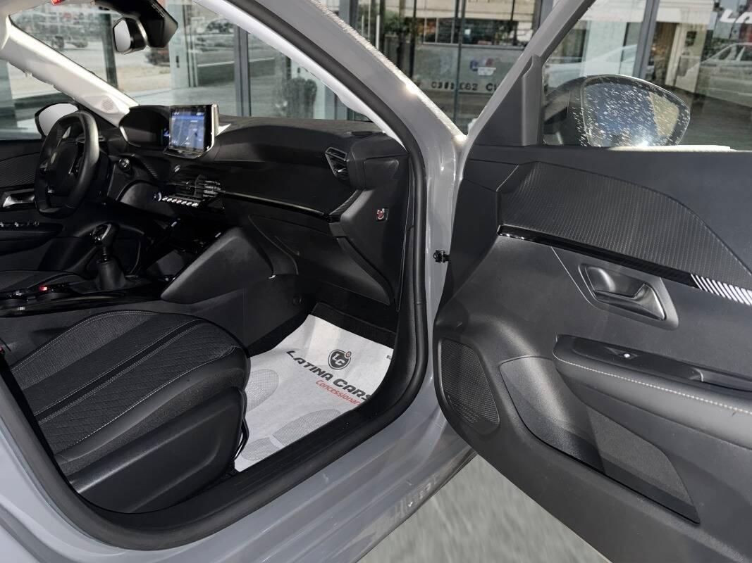 Peugeot 208 1.2 puretech Allure 100cv Con Telecamera a 360°