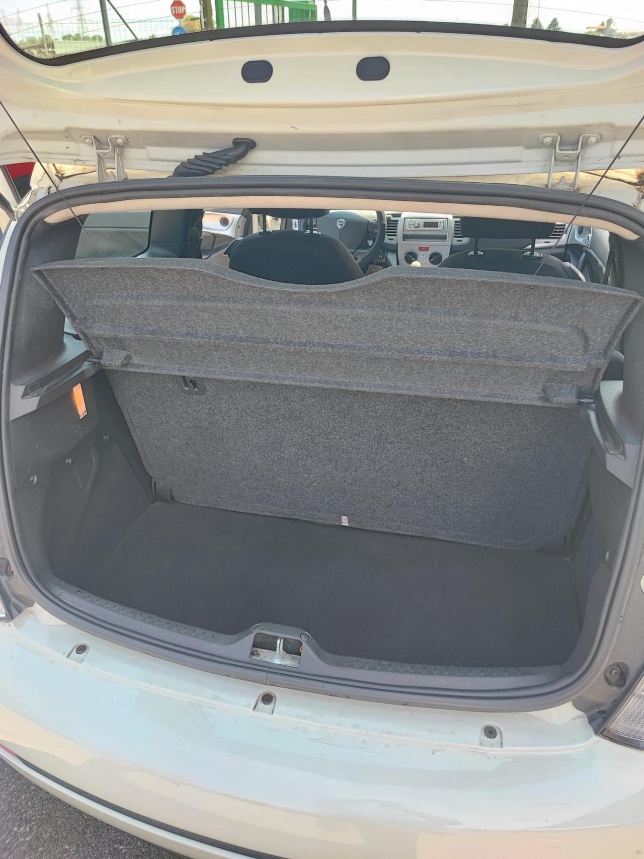 Lancia Ypsilon 1.2 Argento