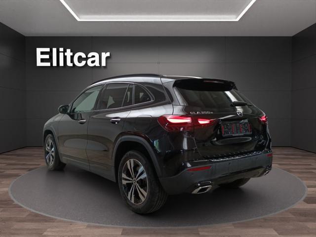 MERCEDES-BENZ GLA 250 e hybrid EQ Progressive Advanced Plus
