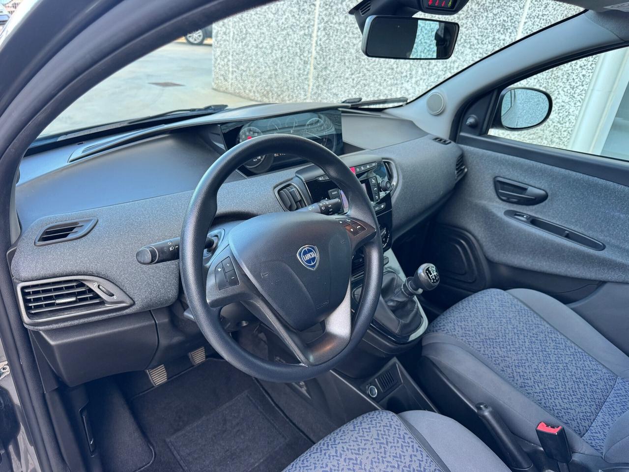 Ypsilon 1.0 FireFly 5 porte S&S Hybrid Silver