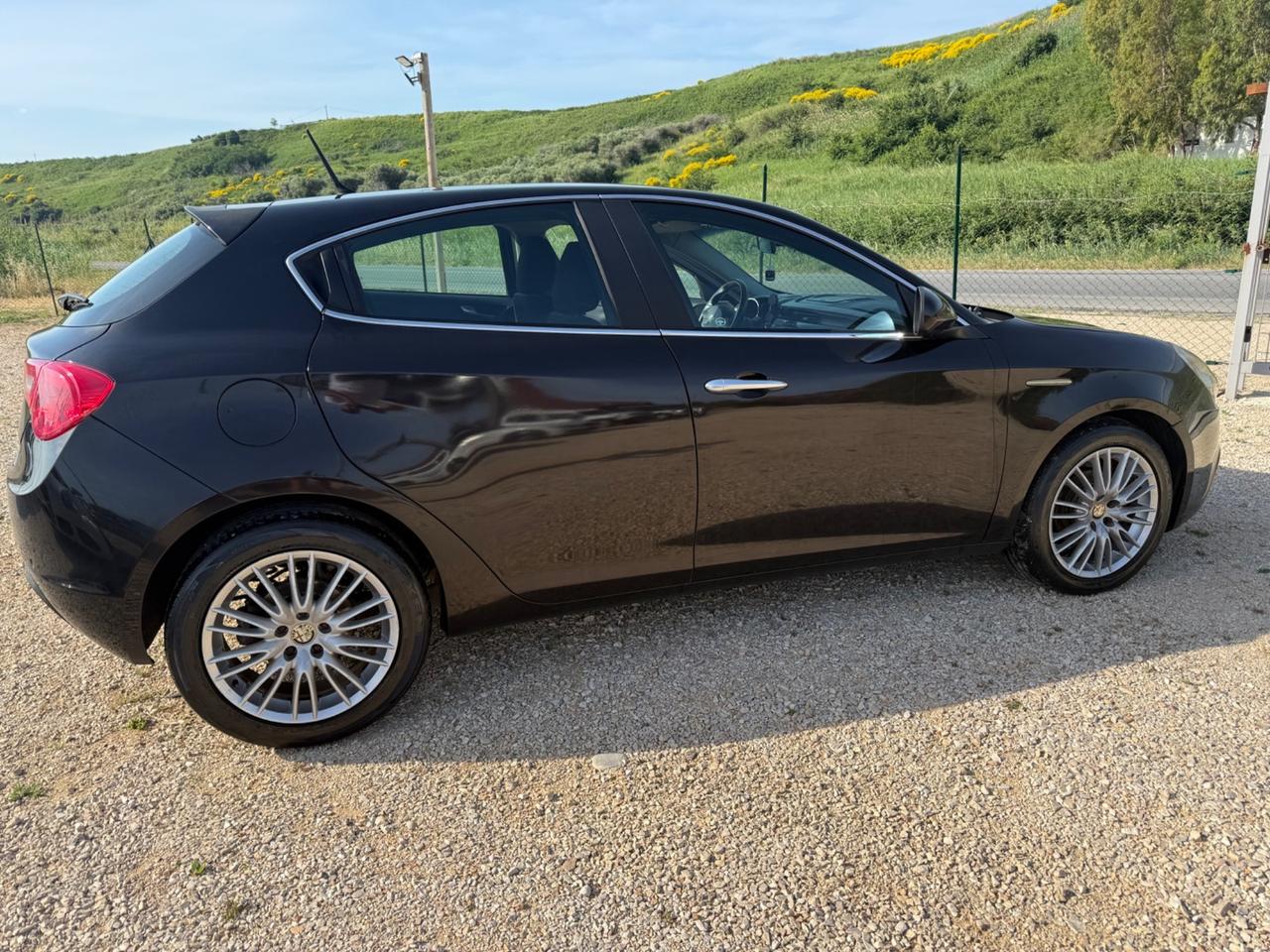 Alfa Romeo Giulietta 1.6 JTDm-2 105 CV 3.999€ PERMUTE