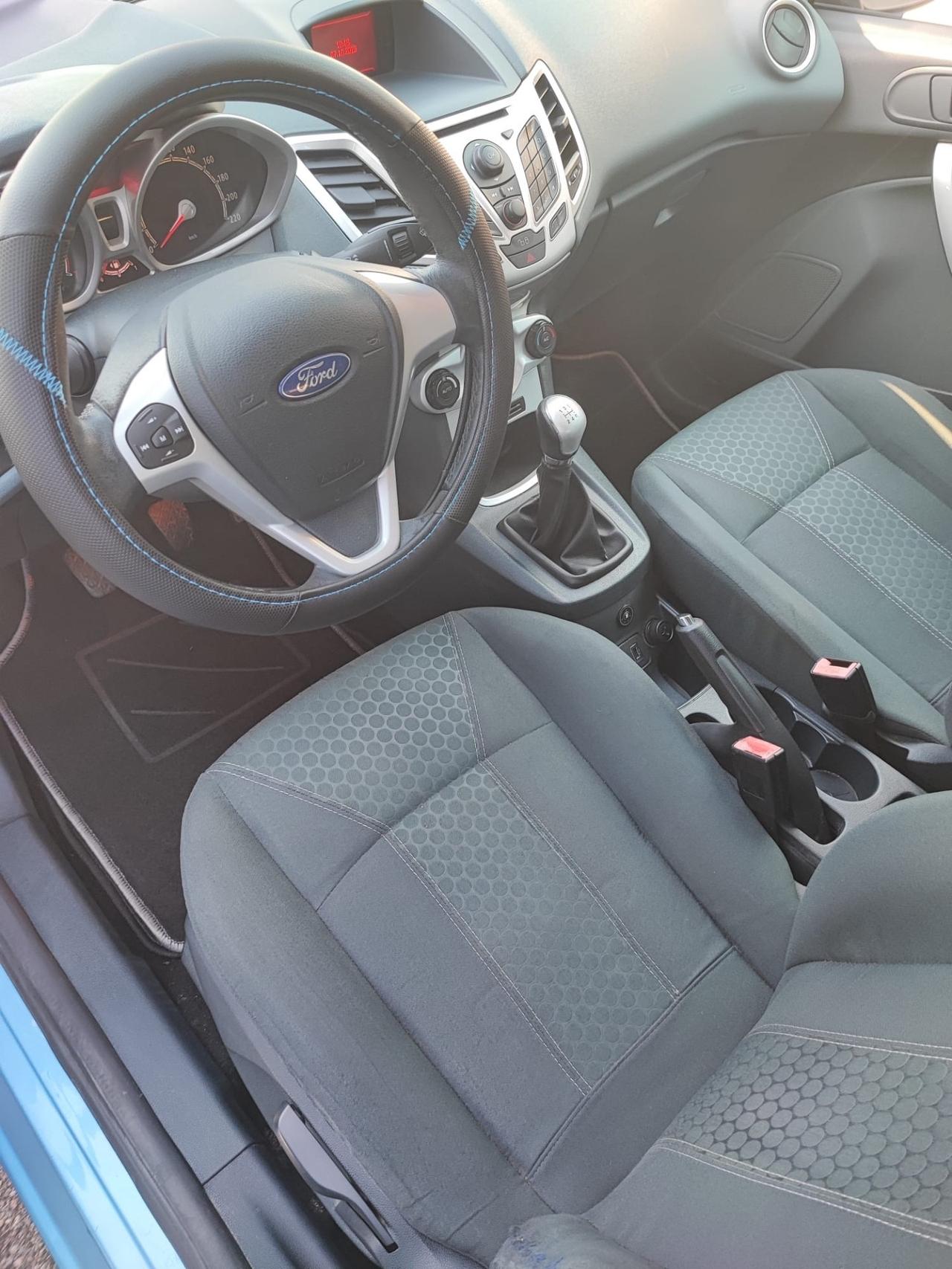 Ford Fiesta 1.4 5 porte Bz.- GPL Titanium