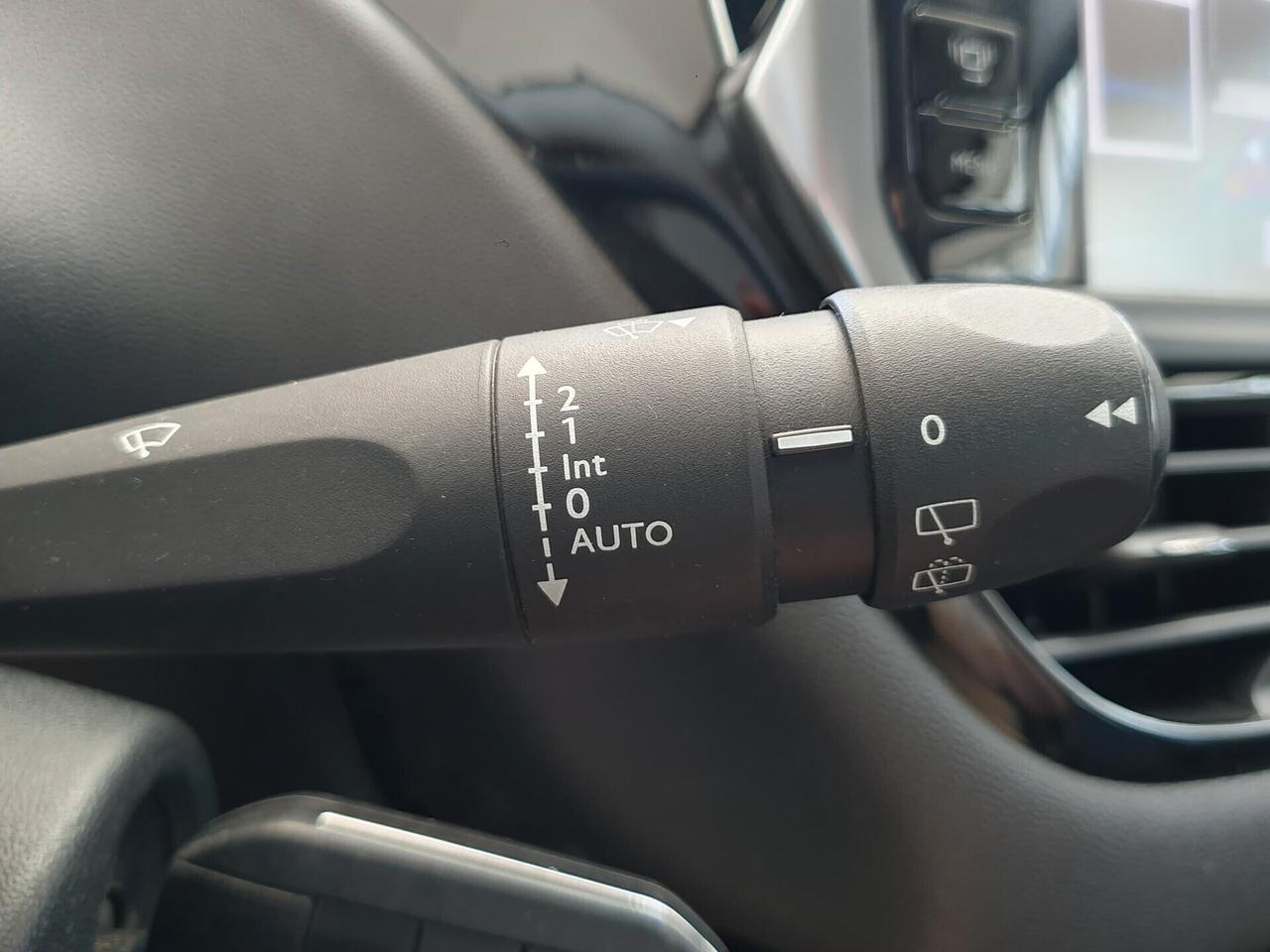 Peugeot 208 1.2 VTi 82 CV Allure 2012