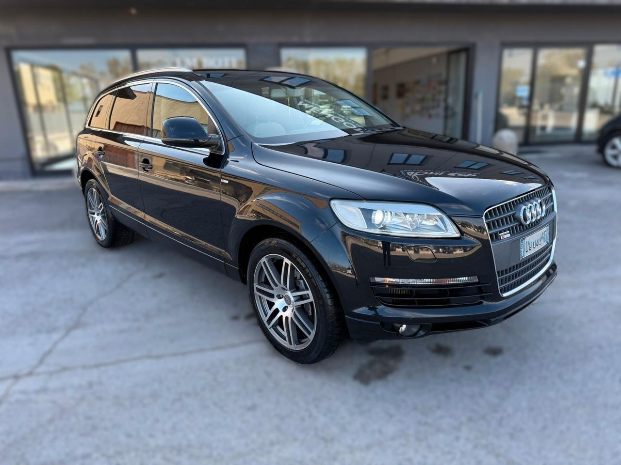 AUDI Q7 3.0 TDI 7 POS. 2008 12 MESI DI GARANZIA