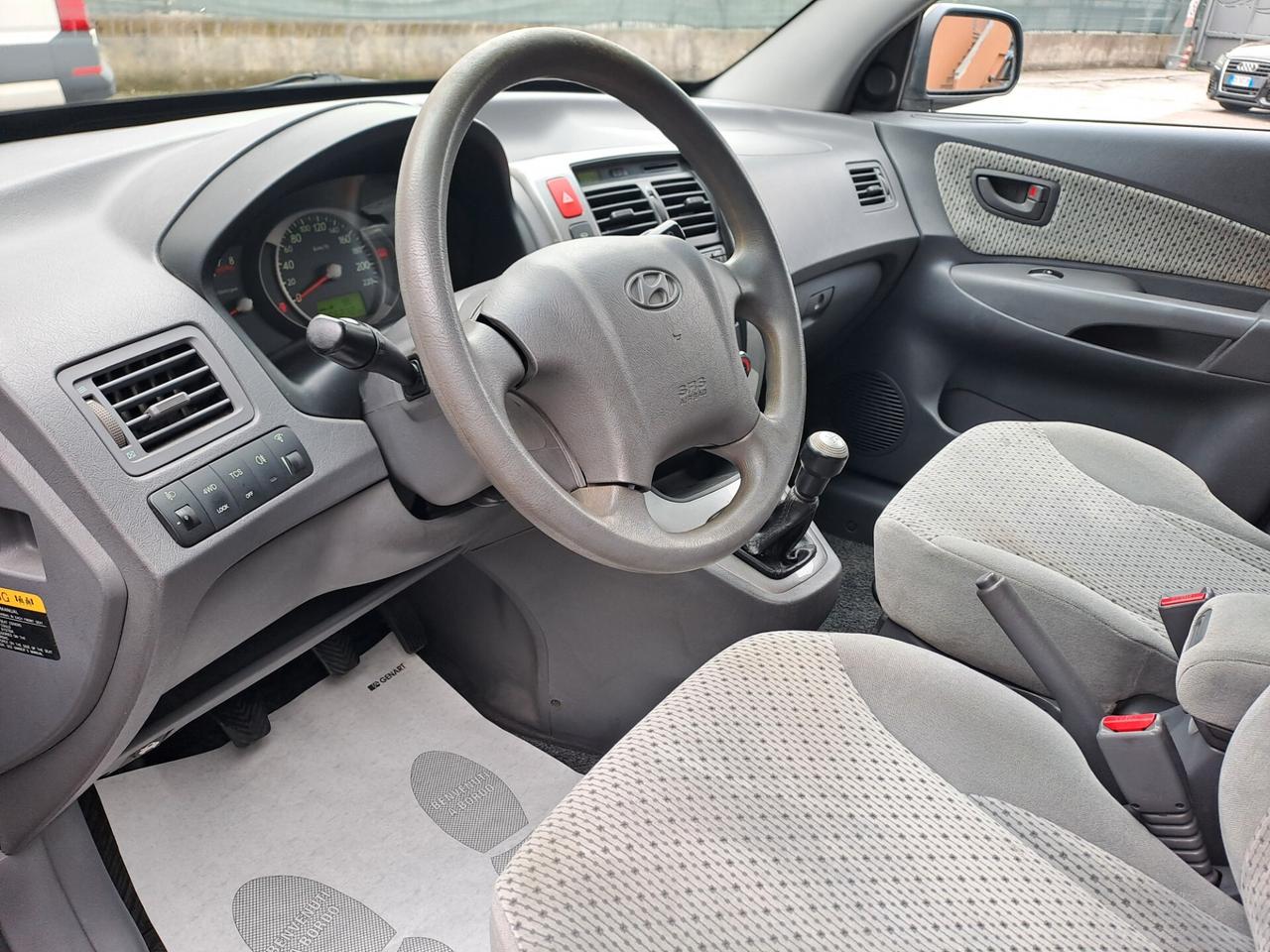 HYUNDAI TUCSON 2.0 BENZINA 4X4 ** DA VETRINA **