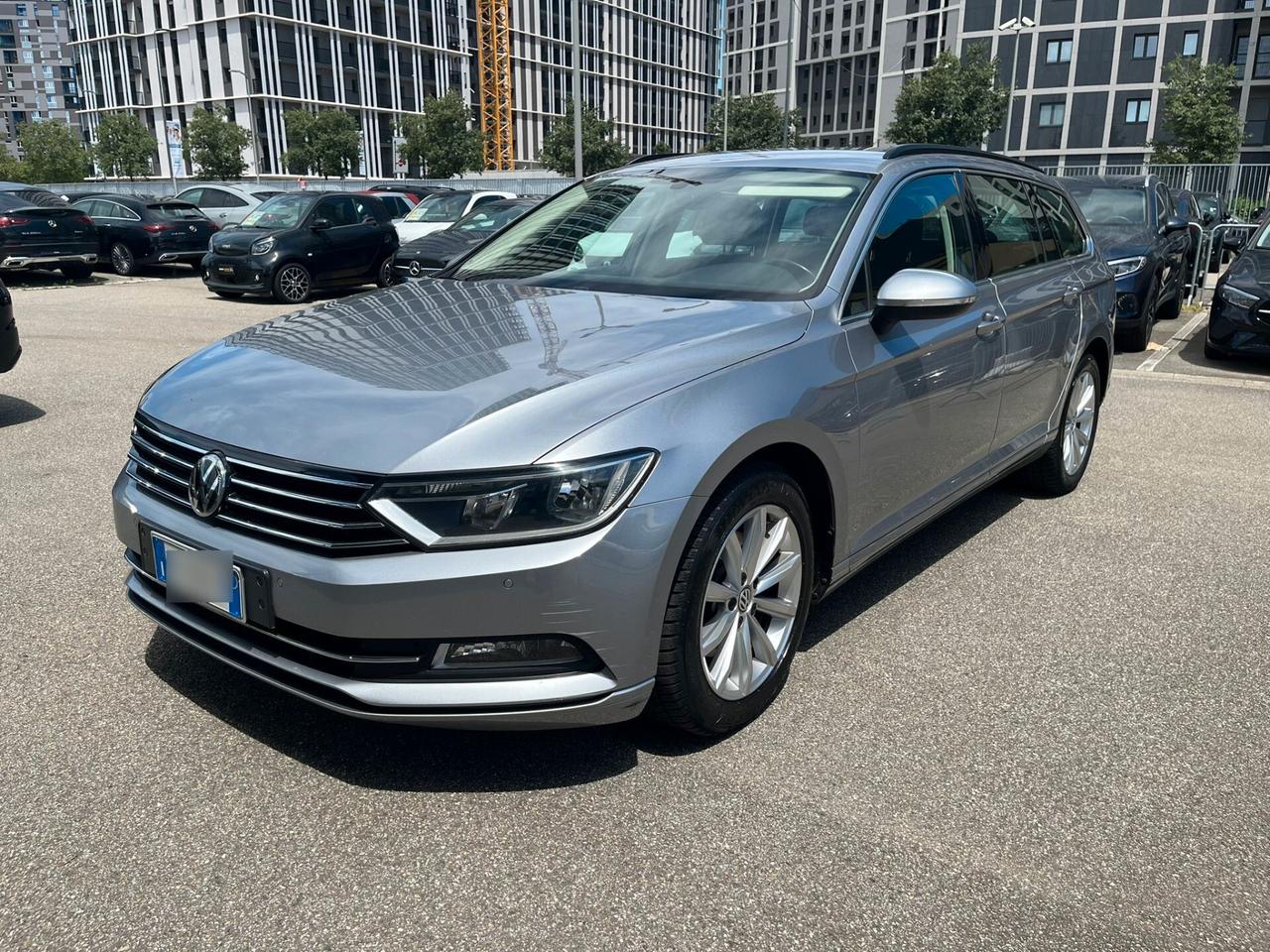 Volkswagen Passat Variant 1.6 TDI SCR DSG Business BMT