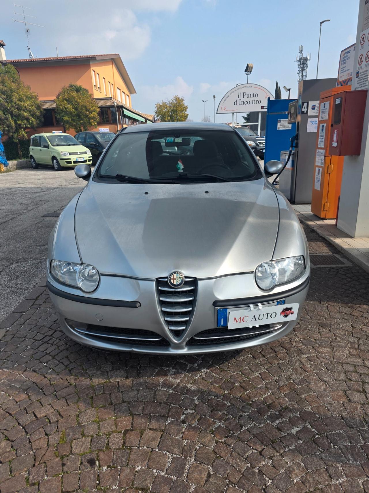 Alfa Romeo 147 1.6i 16V Twin Spark cat 3p. Con 251.000