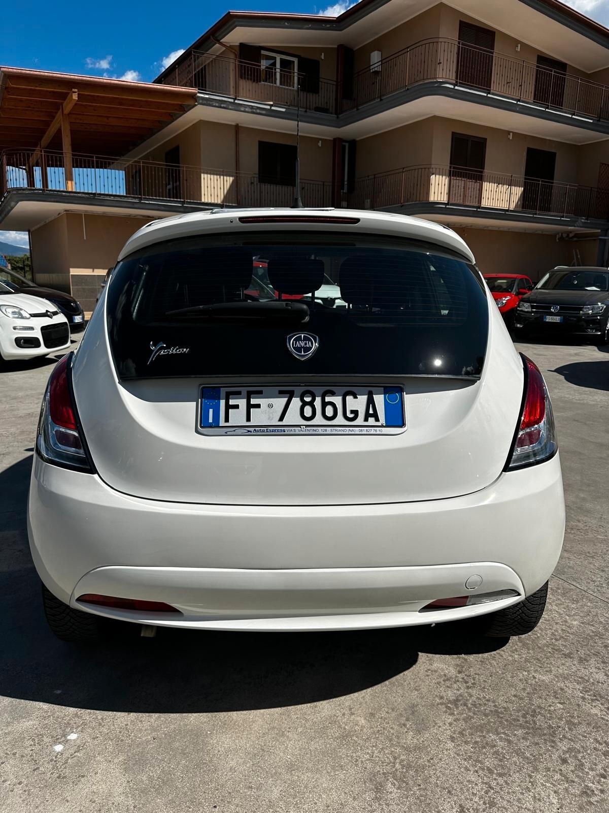 Lancia Ypsilon 1.2 69 CV 5 porte Platinum