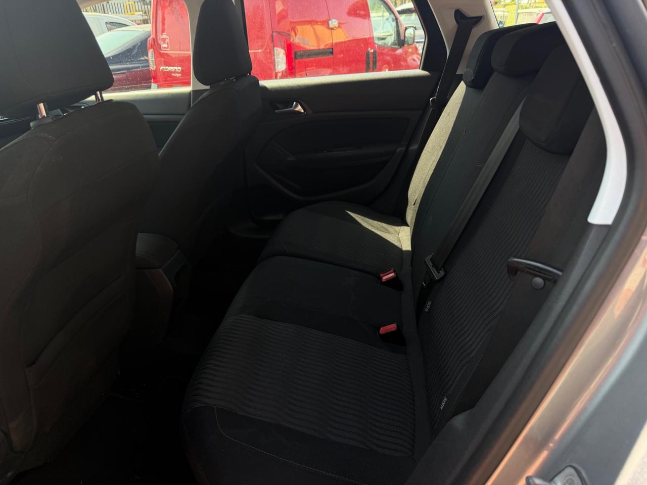 Peugeot 308 BlueHDi 100 S&S SW Business