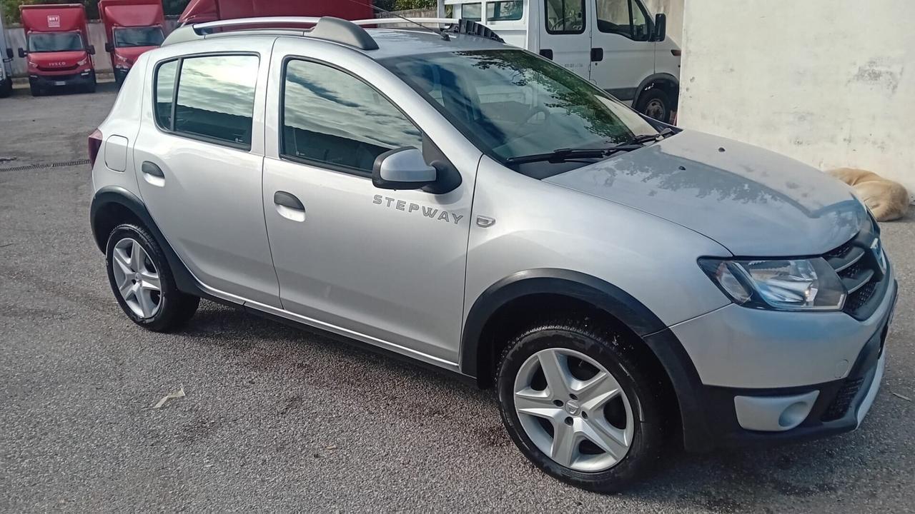 Dacia sandero stepway-1.5 dci- camb/aut-2016