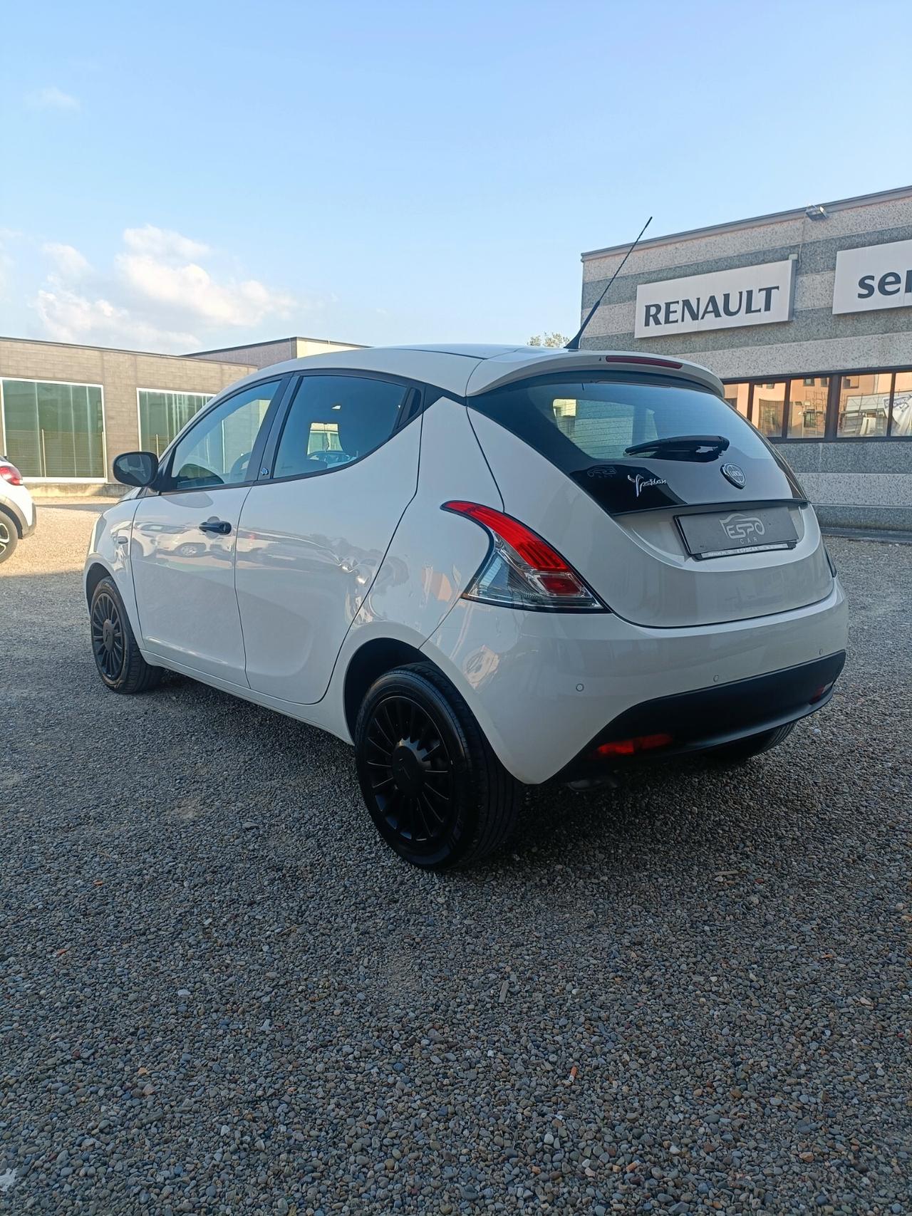 Lancia Ypsilon 1.2 69 CV 5 porte Elefantino Blu