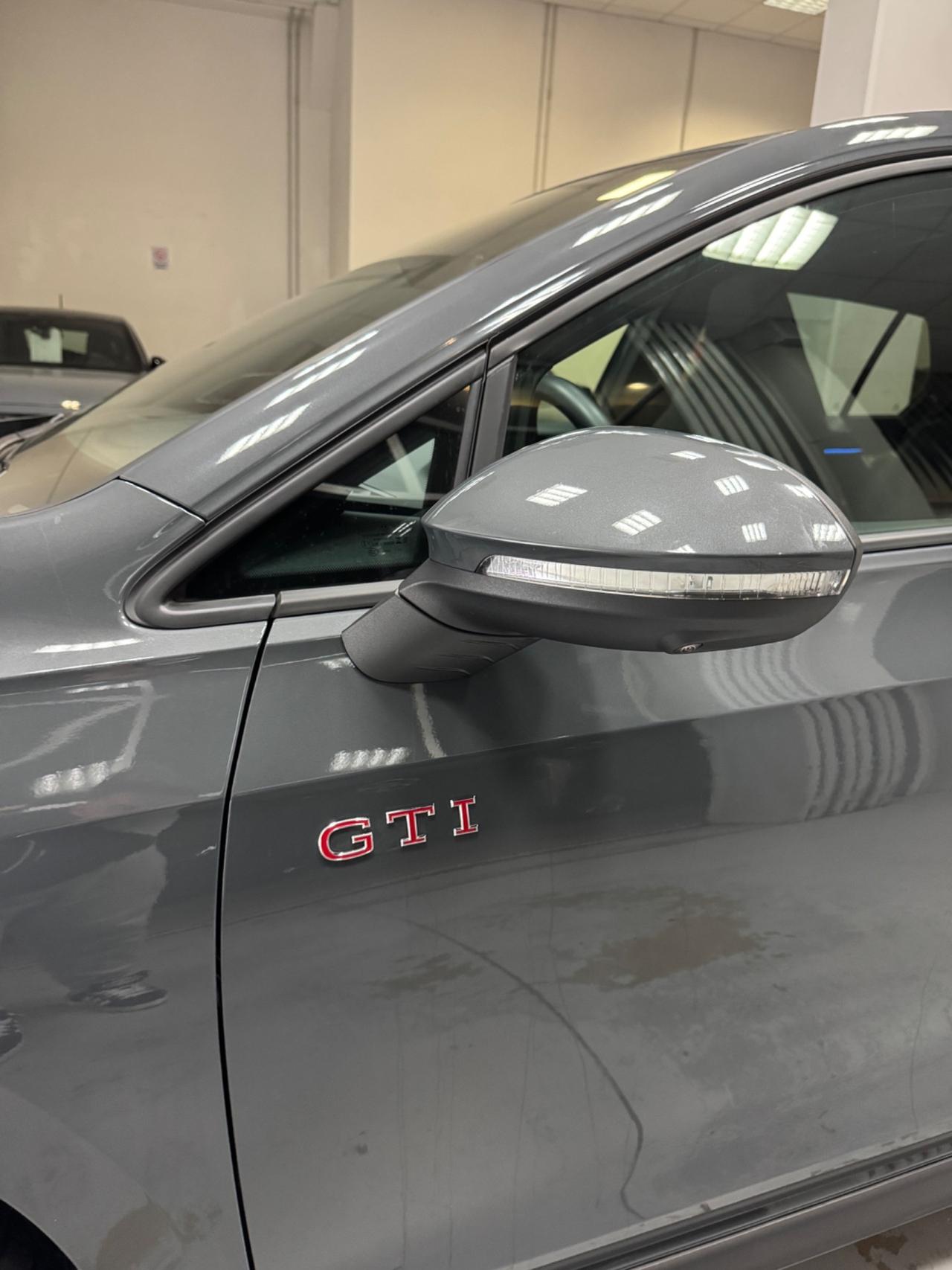 Volkswagen Golf 2.0 TSI DSG GTI