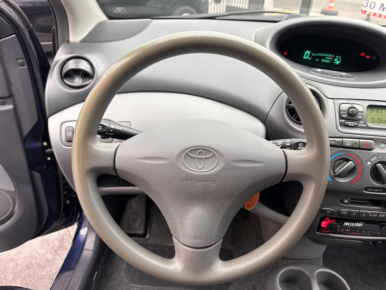 Toyota Yaris 1.0i 16V cat 5 porte Sol