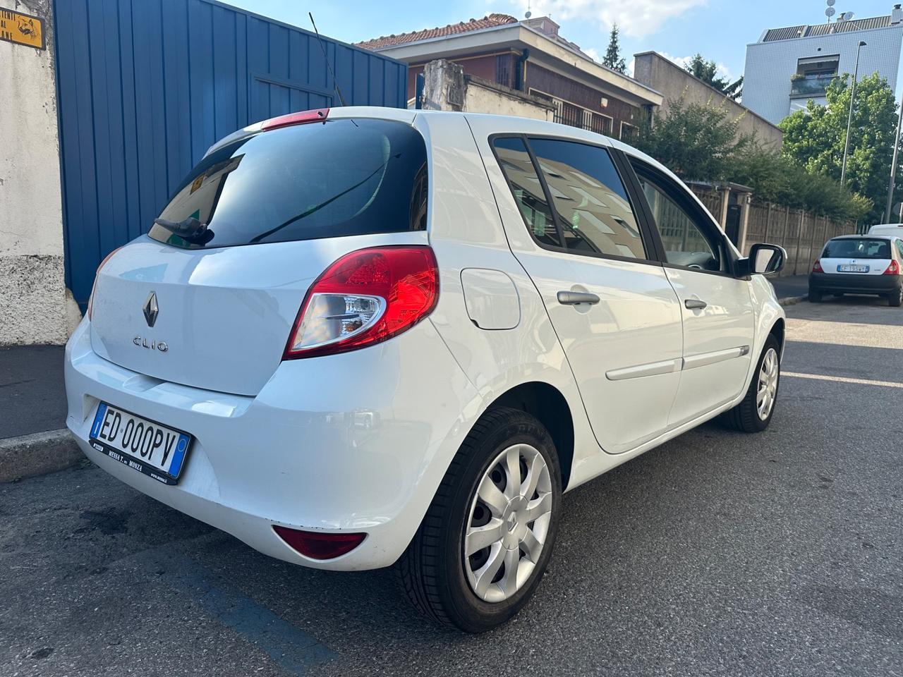 Renault Clio 1.2 16V 5 porte Luxe - euro 5 - solo 59000 km