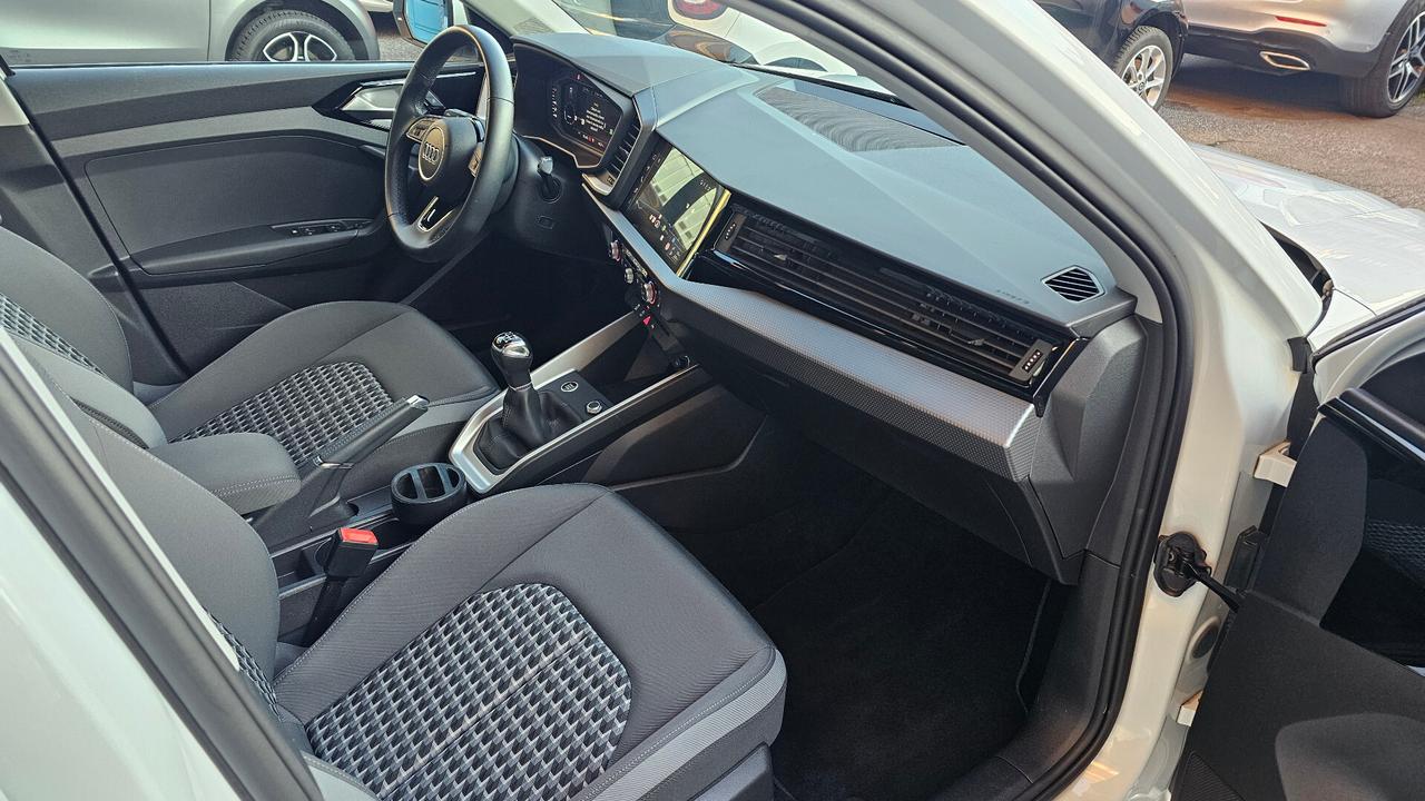 AUDI A1 SPB 30 TFSI S line INTERNO+ESTERNO LED NAV TAGL UFF