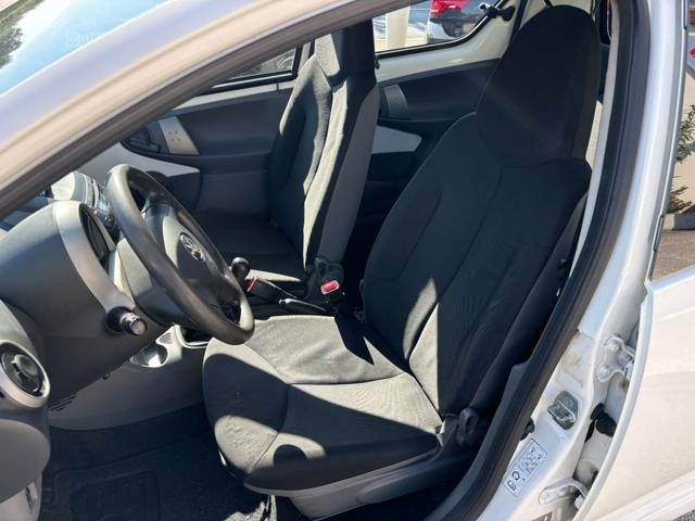 TOYOTA Aygo 1.0 12V VVT-i 5 porte Now Connect NEOPATENTATI