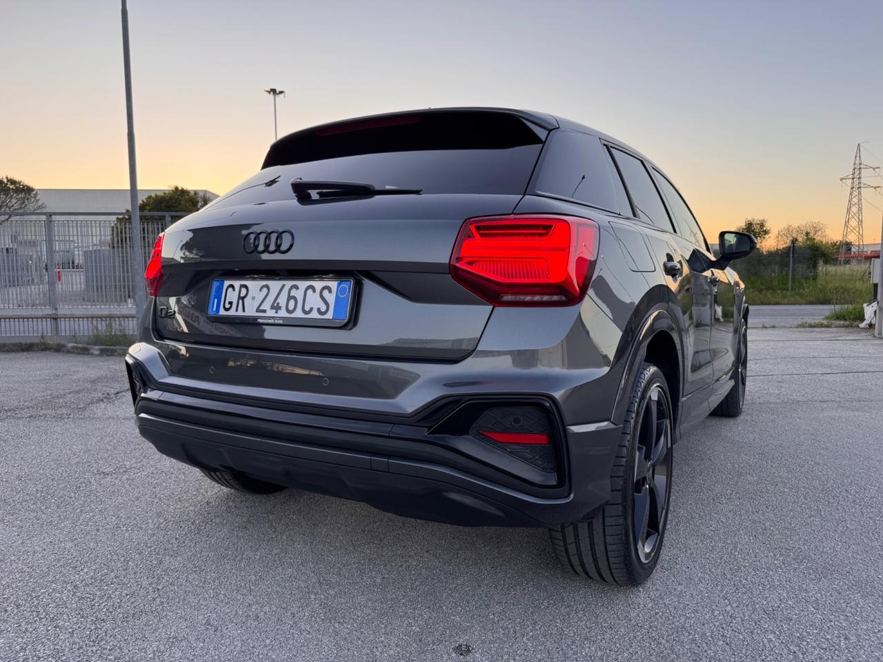 Audi Q2 30 TDI S tronic Identity Black