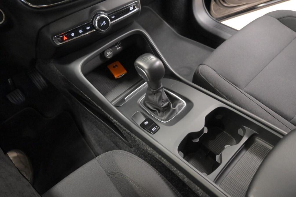 Volvo XC40 D3 Momentum Pro (150 cv)