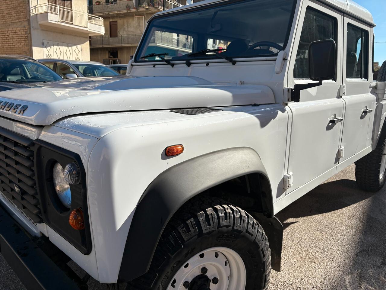 Land Rover Defender 130 2.2 TD4 Chassis Cab E