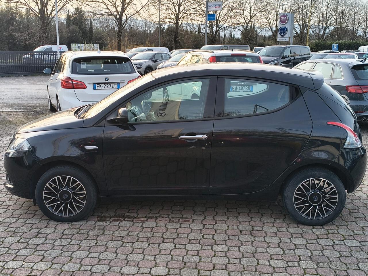 Lancia Ypsilon 1.0 FireFly 5 porte S&S Hybrid Platino