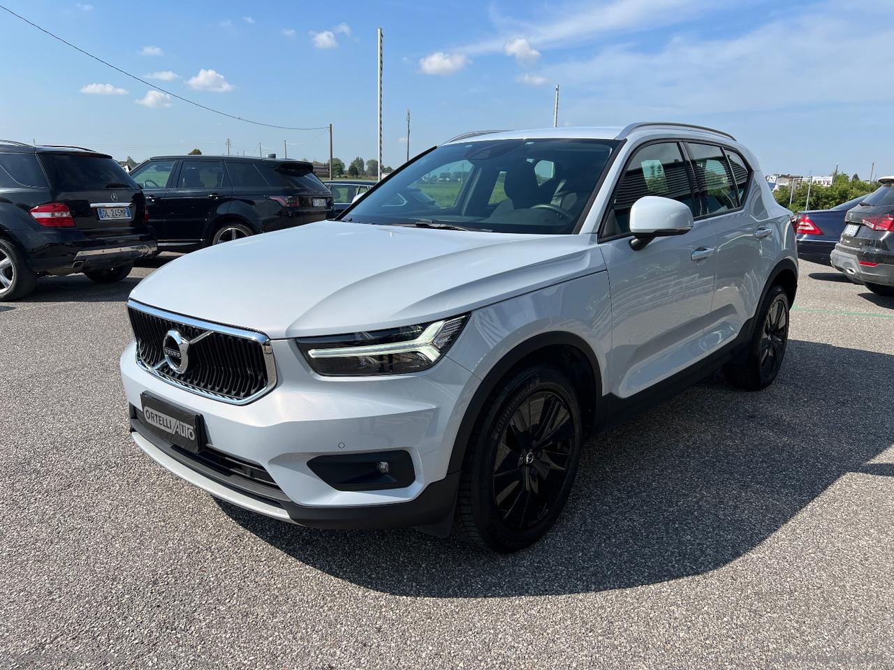 VOLVO XC40 D3 AWD Geartronic Momentum Pro IVA DEDUCIBILE