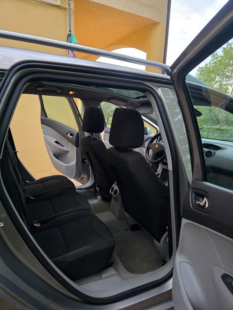 Peugeot 308 1.6 HDi 110CV 5p. Premium (6 Marce)